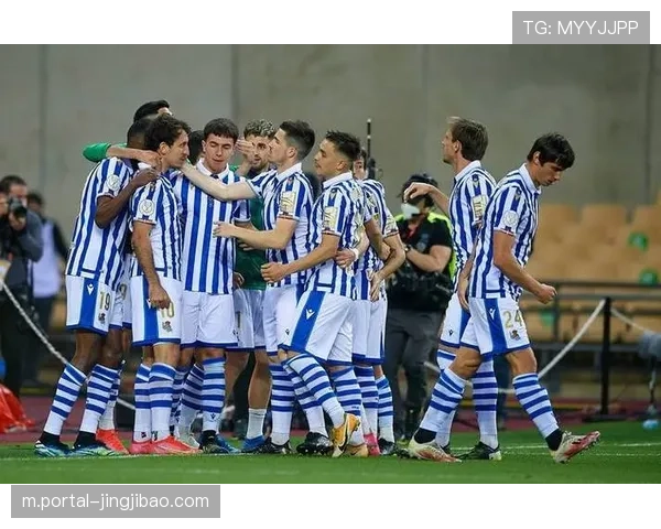 西甲焦点战上半场皇家社会2比1领先塞维利亚形势激烈